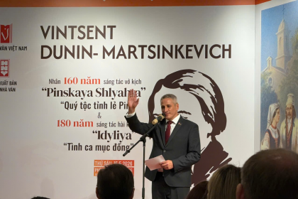 Ngài Đại sứ Cộng hòa Belarus tại Việt Nam Uladzimir Uladzimiravich Baravikou phát biểu tại buổi lễ