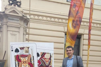 Một số hình ảnh của nhà văn Sherzod Artikov và bạn văn Romania tại chuyến thăm đất nước này