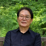 Nhà thơ Hwang Sang Soon