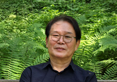 Nhà thơ Hwang Sang Soon