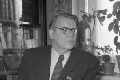 Nhà thơ Nga Mikhail Isakovsky