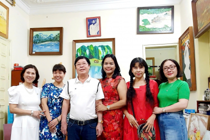 Nhóm Nữ dịch giả Hà Nội và Hữu Ước