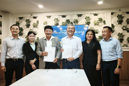 Đầu cầu phía Nam diễn ra lễ ký kết với Hội nhiếp ảnh Tp HCM và Hội giáo dục Tp HCM