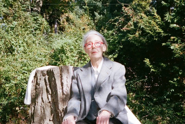 Nhà văn Anne Carson