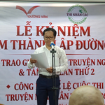 Dịch giả, nhà thơ Linh Chi – Nguyễn Trọng Thắng, Giám đốc Công ty Cổ phần Truyền thông Thi Nhân Các phát biểu trong sự kiện.